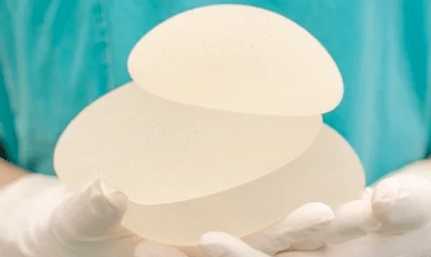 implants mammaires pour agrandir le buste