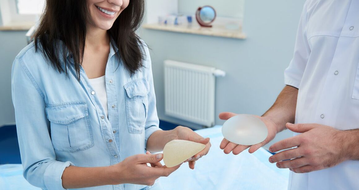 Choisir les implants avant une mammoplastie d'augmentation mammaire