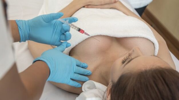 procédure d'augmentation mammaire avec de l'acide hyaluronique